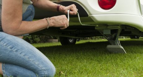 Steunpoten uidraaien Steunpoten uitdraaien caravan